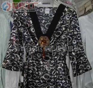 批發女式燙金仿真絲休閑上衣，優雅與舒適兼具